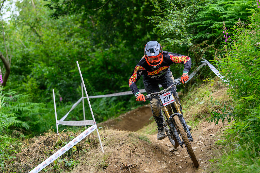 Race Report Matt Walker Harriet Harnden Win UK National Downhill Championships 2024 Pinkbike