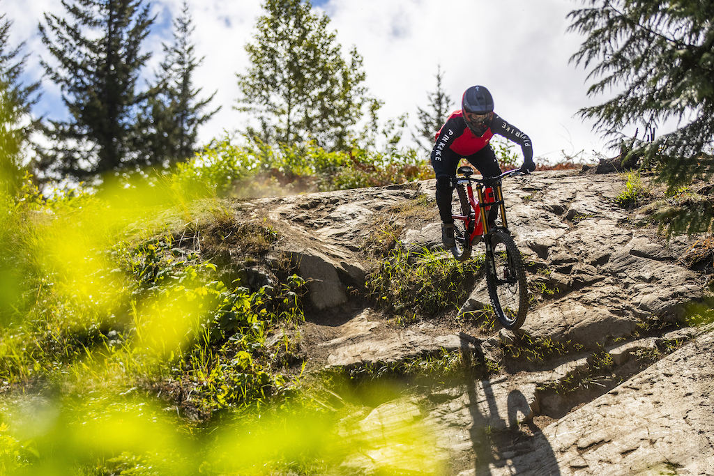 Santa Cruz V10 Review. Photos by Tom Richards.