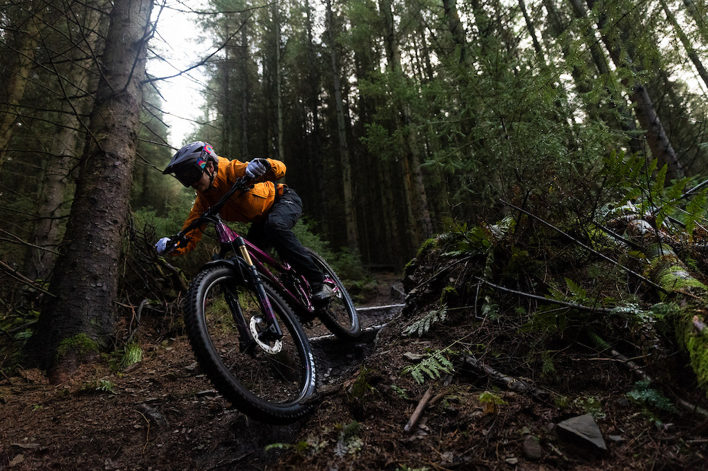 Review: 6 Flat Pedal Shoes Ridden & Rated - Pinkbike