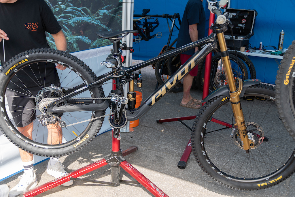 【新品未使用・未開封】BICYCLE OSMAND V2・赤デック ２種類 超レア オズマンドデック 赤 プロトタイプ 非売品OZMAND バイシクル