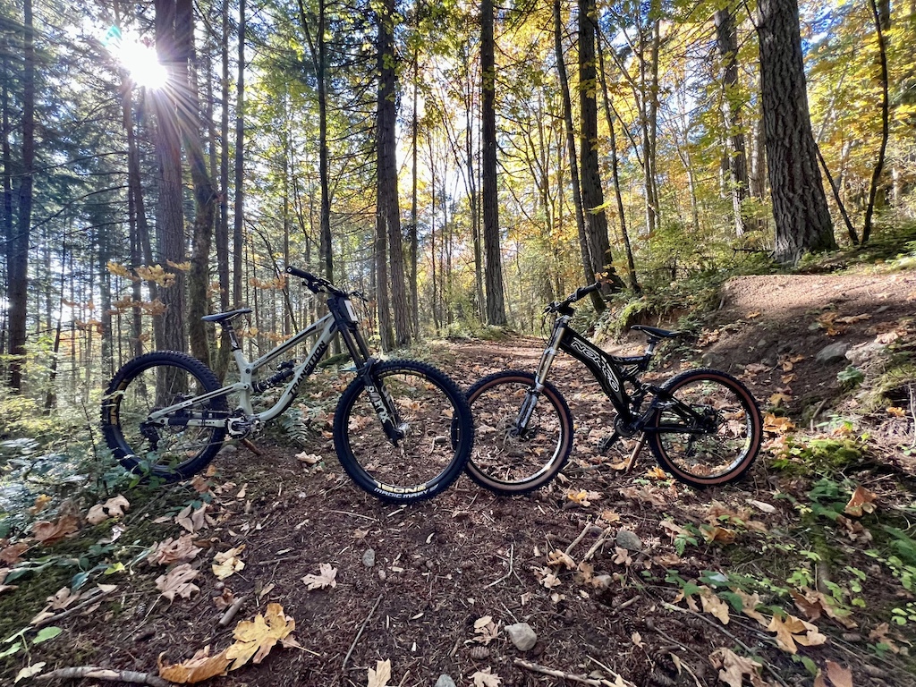 Video: Back to Back Laps on a 2002 DH Bike & A Modern DH Bike at