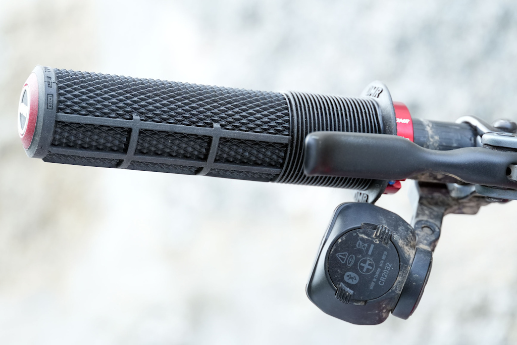 Impugnature DMR DeathGrip 2 Flangiate – Spesse, Nere, Lock-on, Per Bici - 3