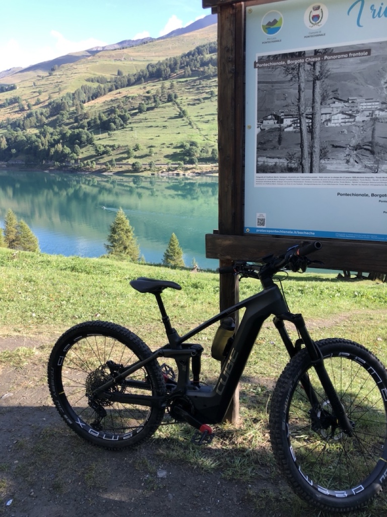 Vista dal Lungo lago Pontechianale