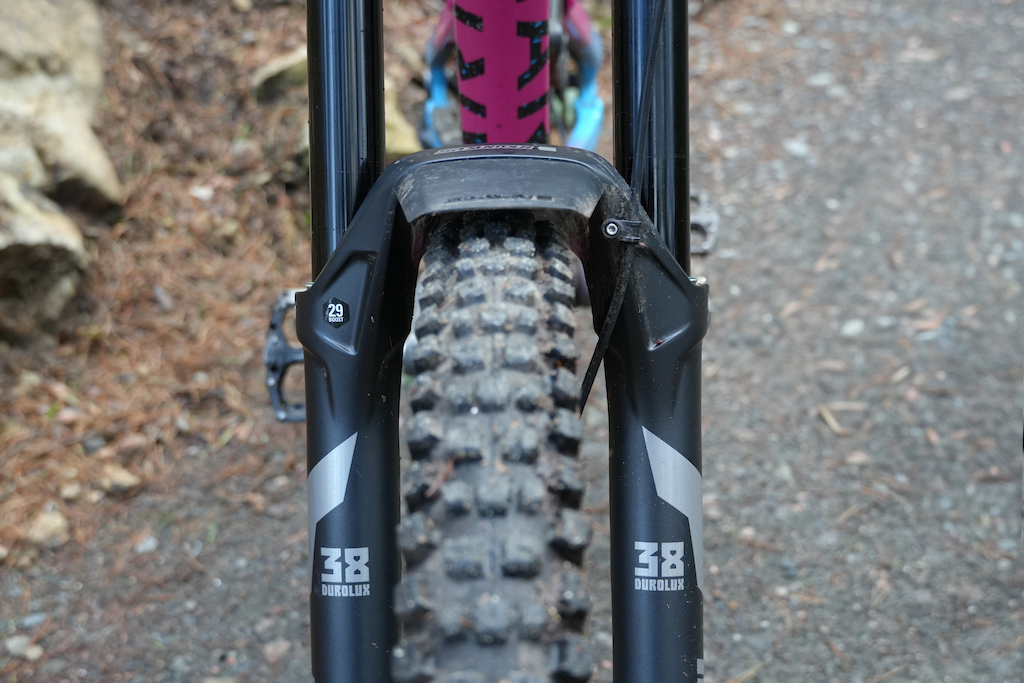 Review: The SR Suntour Durolux 38 EVO Fork is a Budget