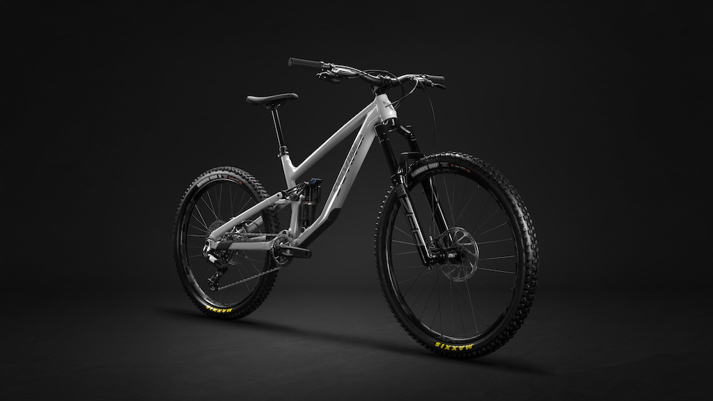Devinci Introduces the Troy Eagle 90 LTD - Pinkbike
