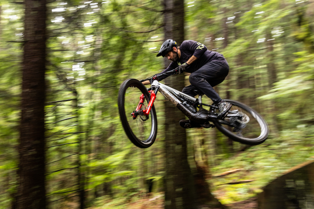 First Look: Marzocchi Bomber Z Is A More Affordable, Longer Travel