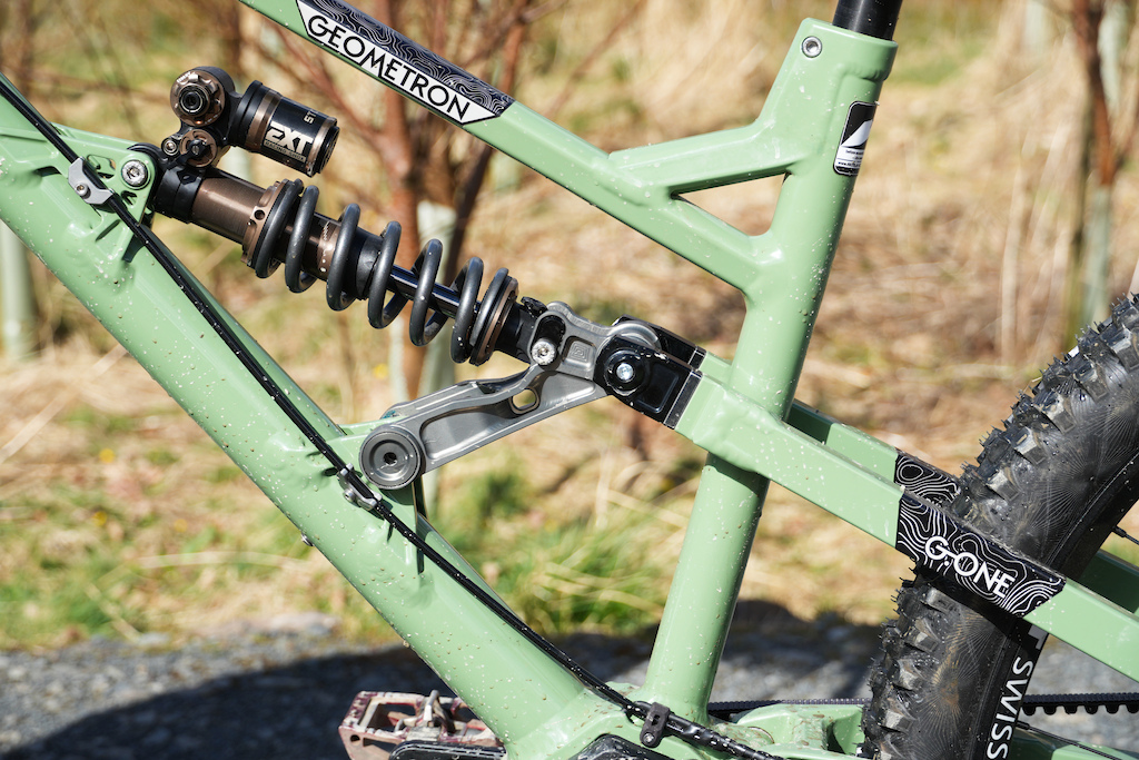 First Ride: Geometron G1 GPI - A Tinkerer's Dream - Pinkbike First Ride: Geometron G1 GPI - A Tinkerer's Dream - Pinkbike