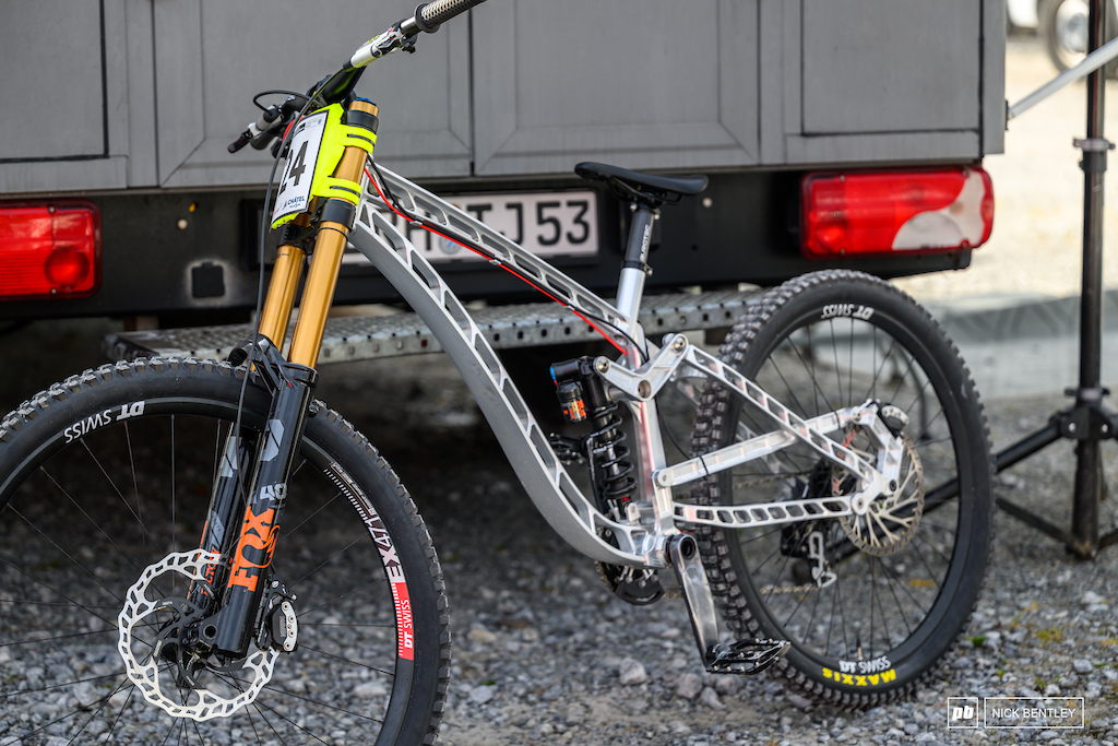 I saw this bike before at World Champs in Andorra, but it still looks super cool.