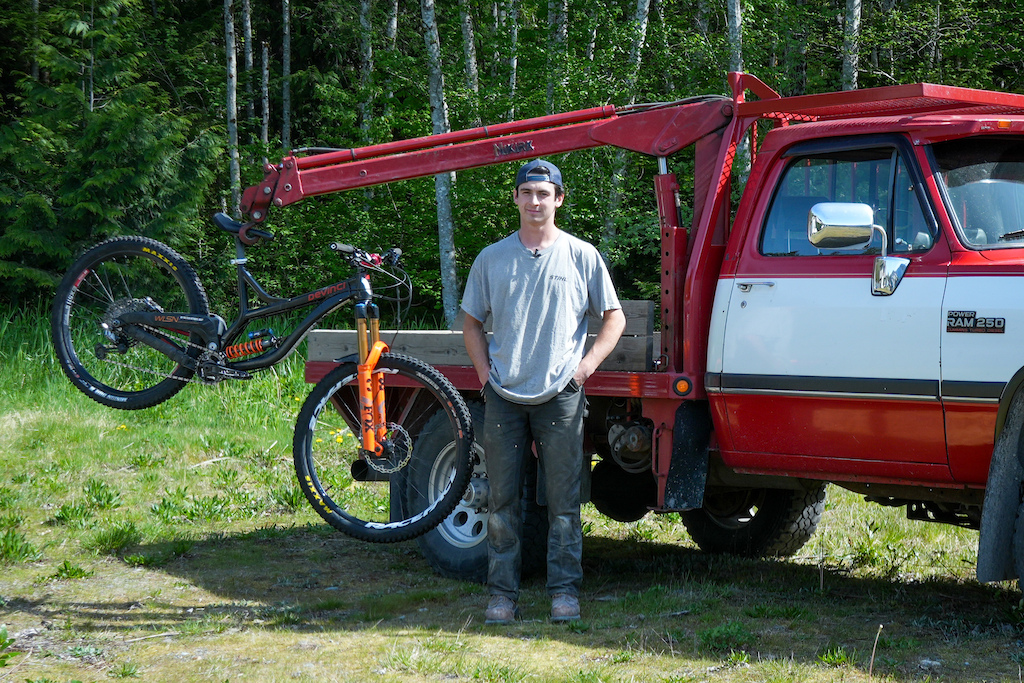 Bike Check: Milton McConville & His Devinci 'Trilson' - Pinkbike