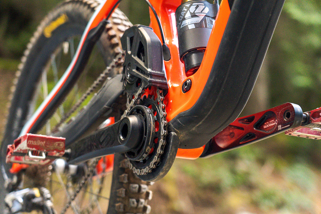Review: Pivot Phoenix - Easily Accessible DH Speed - Pinkbike