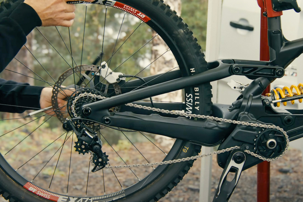 Spotted: Specialized's Updated Demo Prototype - Pinkbike