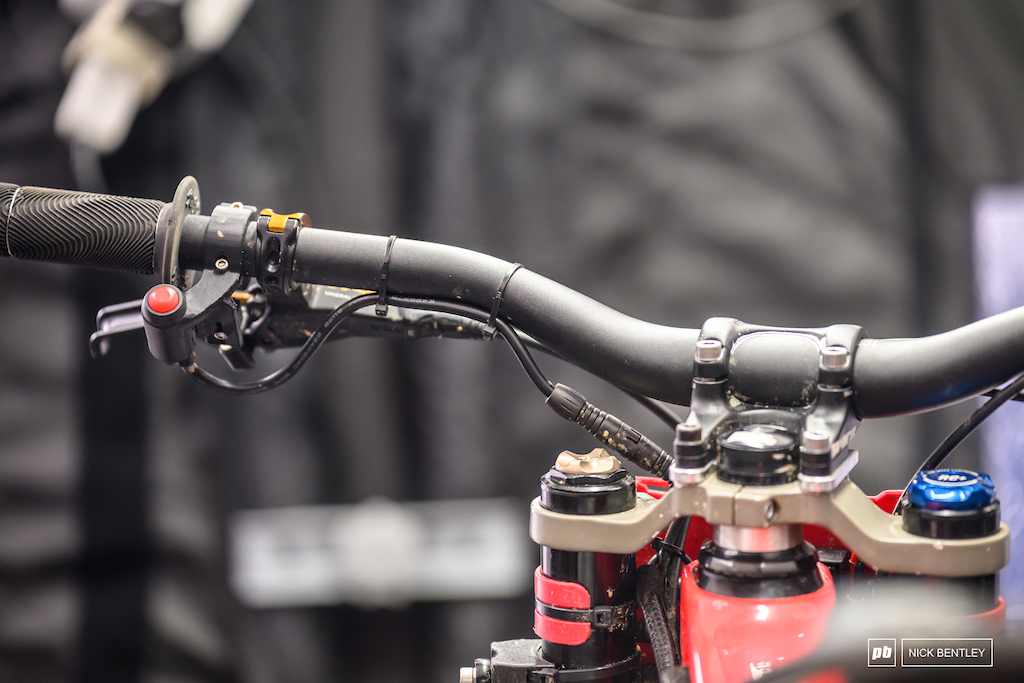 Spotted: Rogue Racing's SR Suntour Electronically Controlled Coil