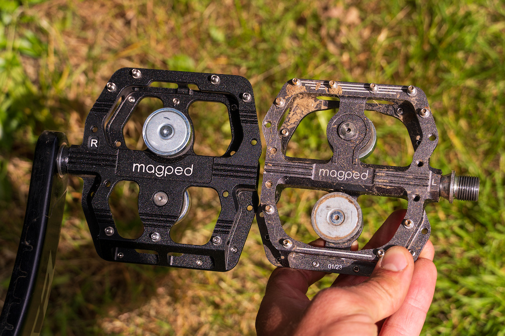 Review: Magped's Magnetic Flat Pedals Attempt to Bridge the