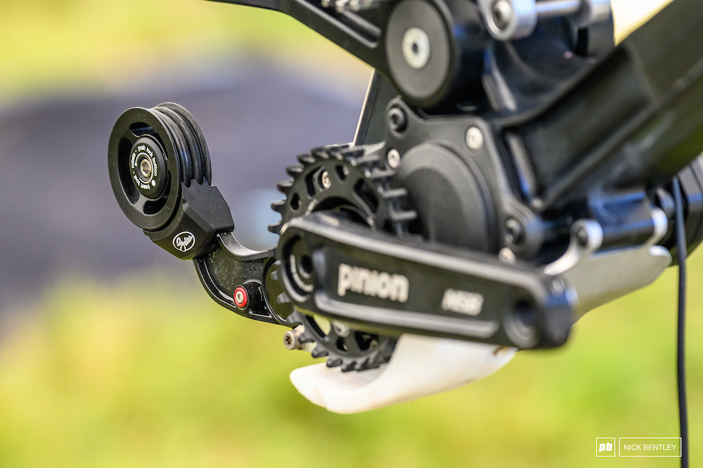 Tech Randoms: 2025 Val di Sole DH World Cup - Pinkbike