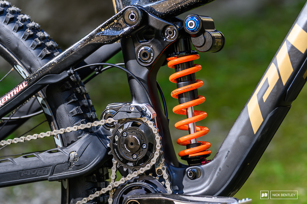 Bike Check: Roger Vieira's Pivot Phoenix Revisited - Pinkbike