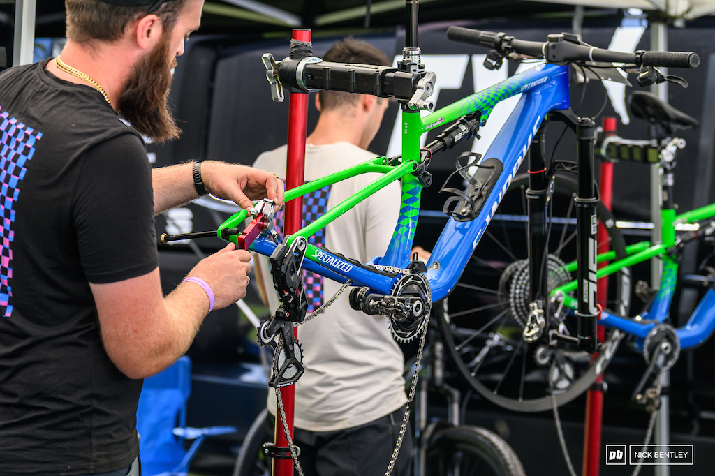 The Sram pad spreader is a thing of beauty.