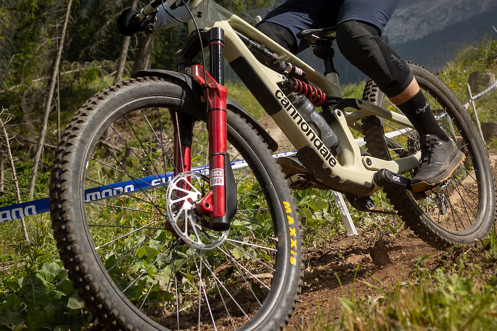 Spotted: Next-Generation RockShox Zeb Fork - Pinkbike
