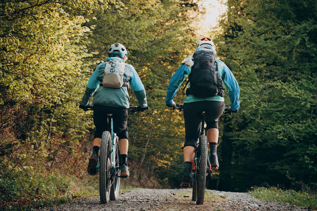Sissi is Kathi's mom and they are both MTB enthusiasts