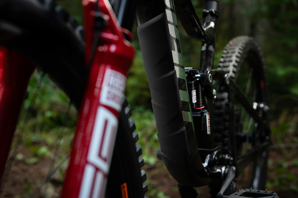 First Look: Giant Reign SE - Not Just For the Park - Pinkbike