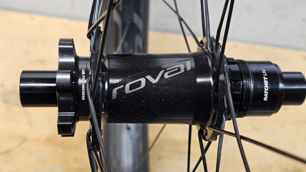 DT Swiss 370 LN Specialized Traverse SL 27.5 mullet rear wheel with 32 point star ratchet and tubeless tire Purgatory Grid T7. Brand new. Never Ridden.