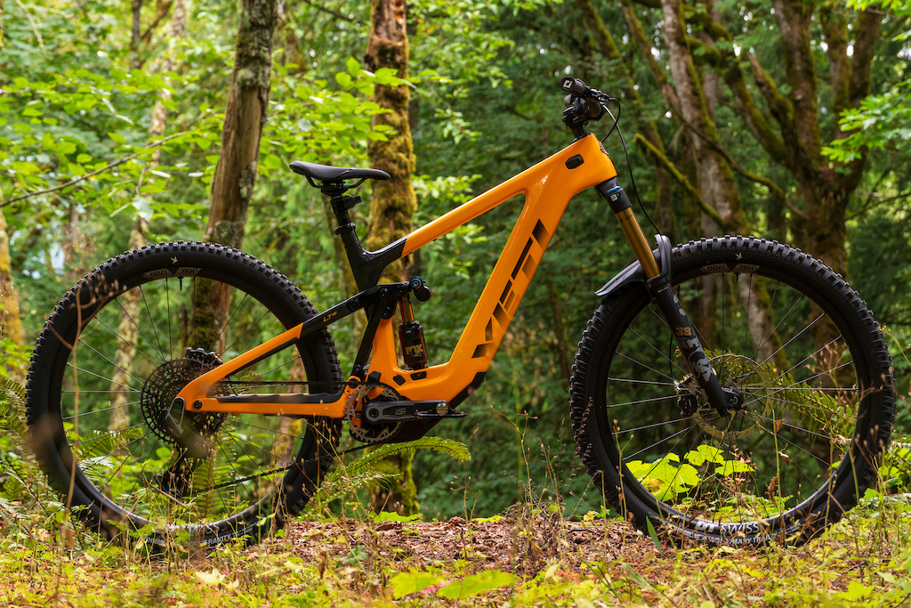 First Ride: The Yeti LTe Wants to Go Fast - Pinkbike