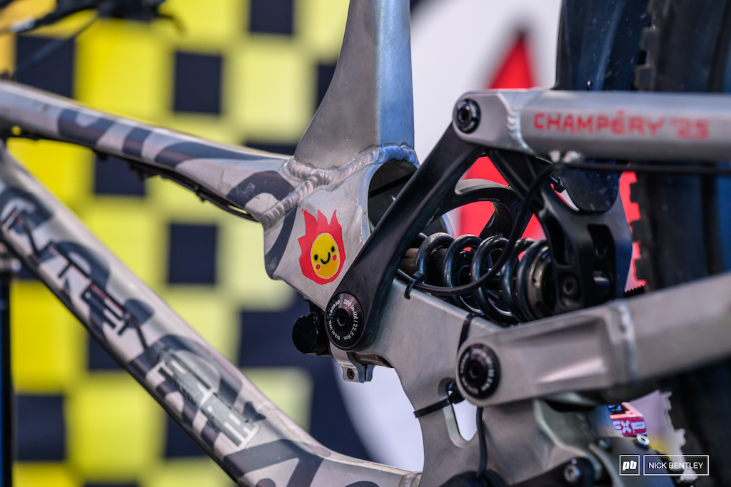 Tech Randoms II: Lenzerheide DH World Cup 2025 - Pinkbike