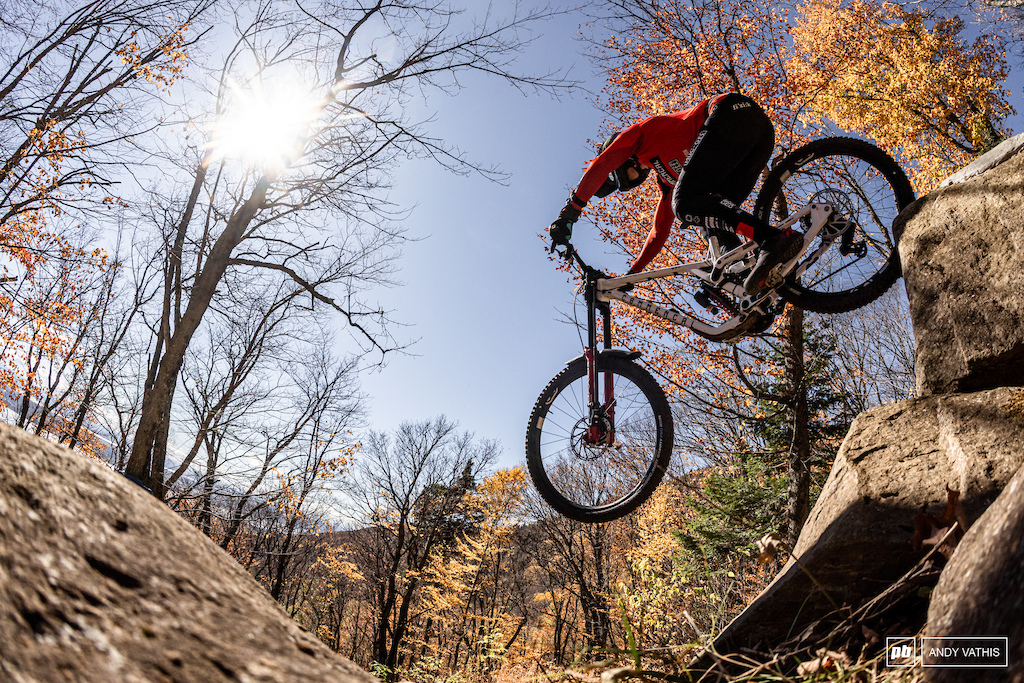 Loris Vergier dives into the rocks.