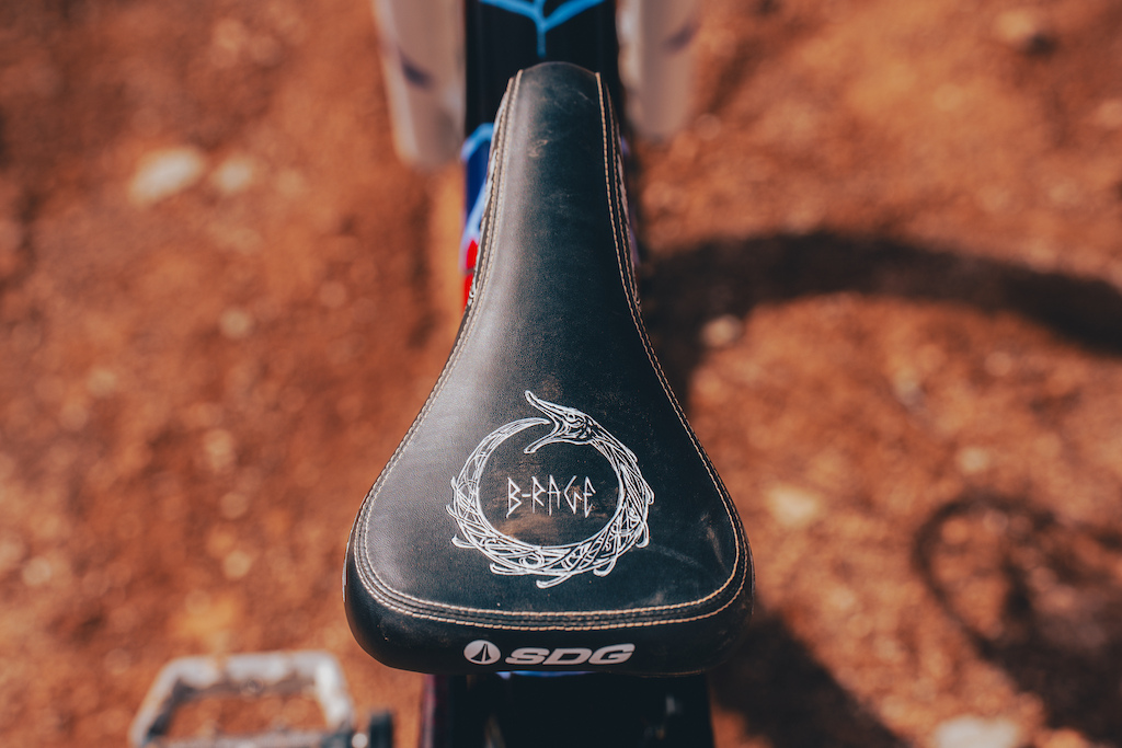 SDG B-rage signature saddle