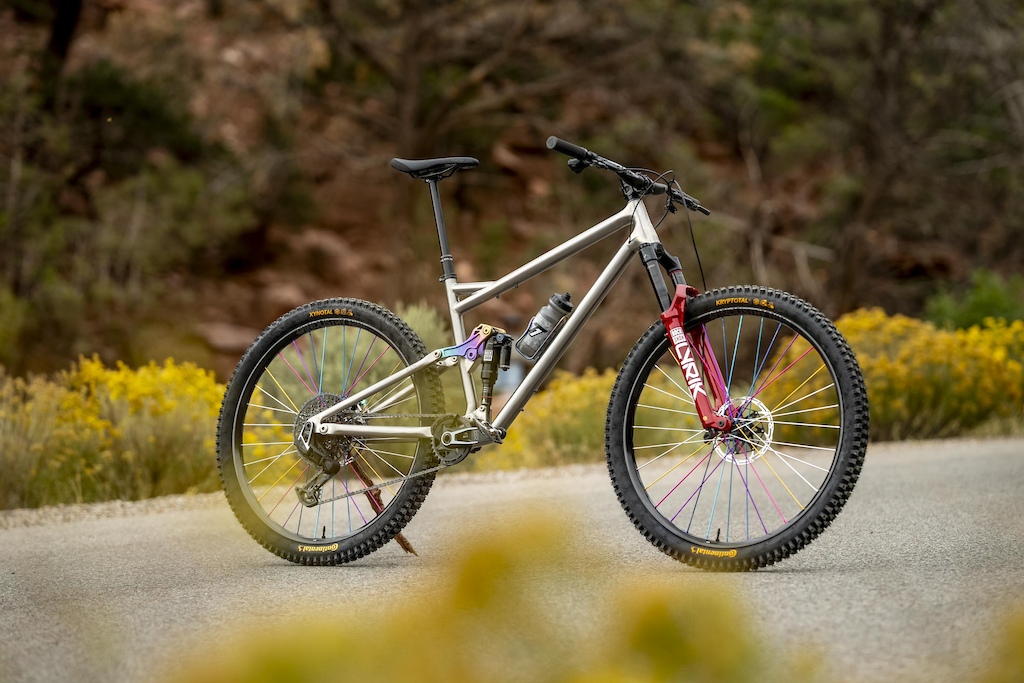 Revelインフィニティー Revel Bikes Unveils Titanium Full Suspension Prototype - Pinkbike