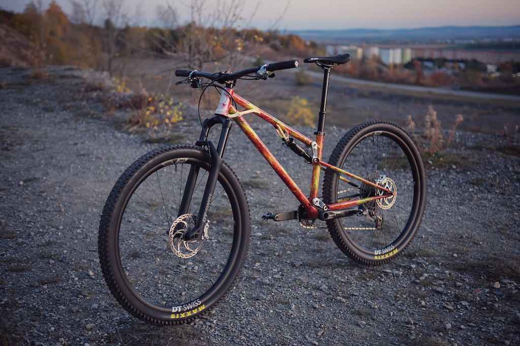 First Look: Zoceli Rutina - A 115mm Steel XC Bike With Progressive