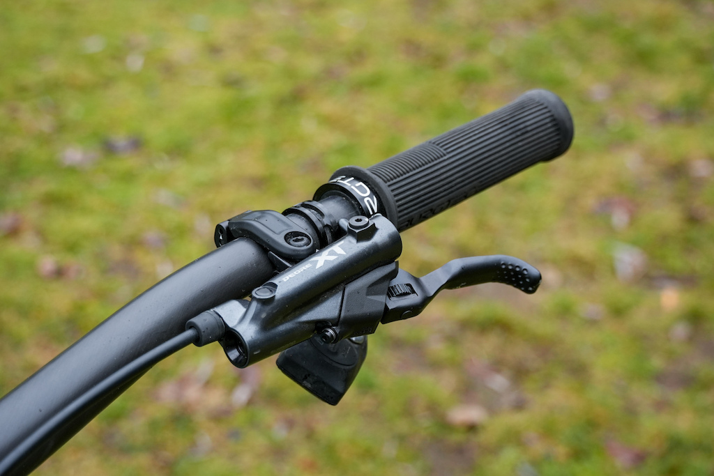 Review: Shimano XT 8220 Brakes - More Consistency, Same Value