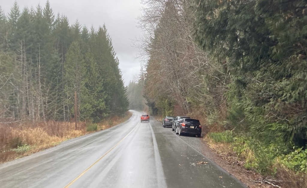 Photo of the pull out "parking area"
