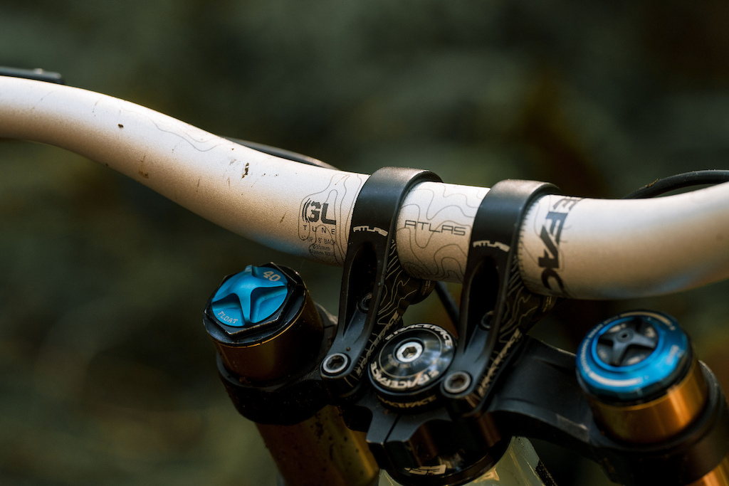 Race Face Atlas Handlebars Have a New GL Tune and Higher Rise