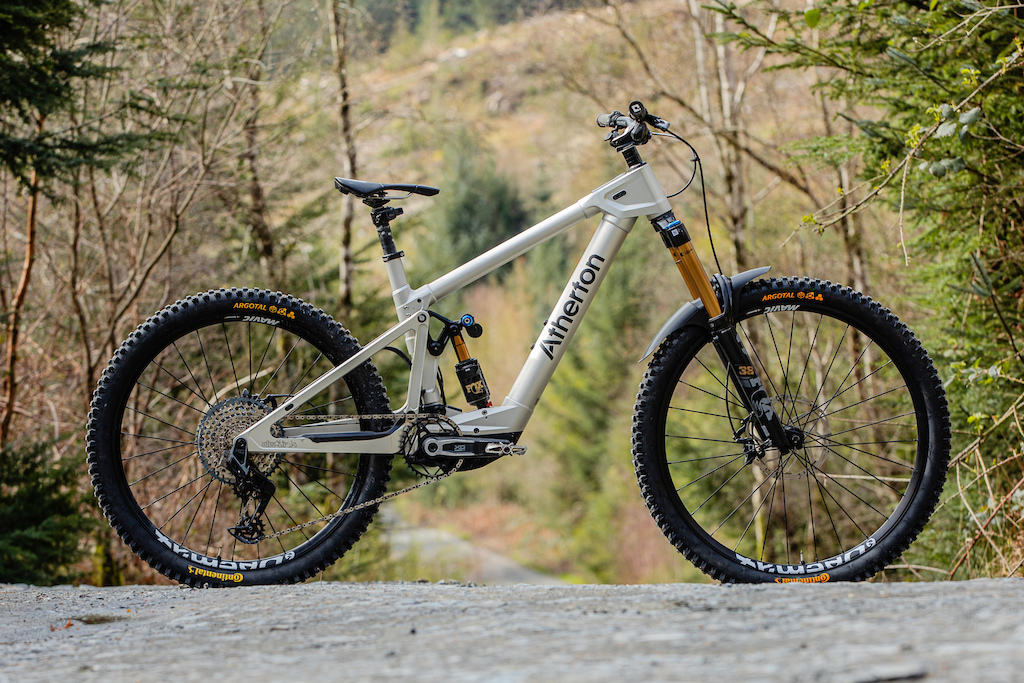 First Ride: The Atherton S.170E – CNC Lugs Meet Avinox Power
