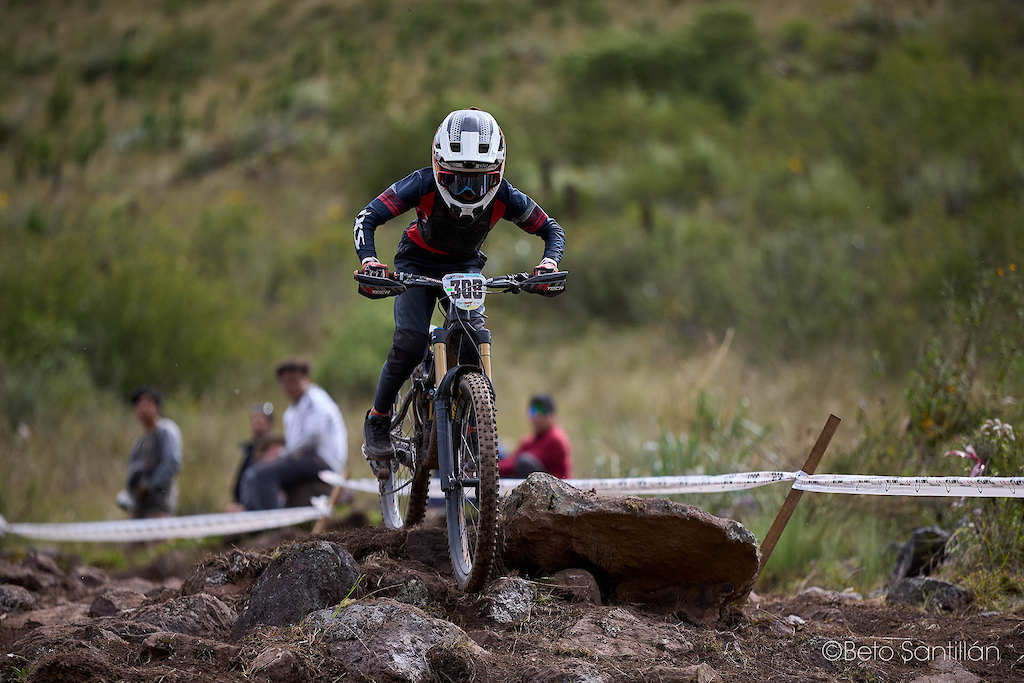 Precision over chaos—Pacífico Sarmiento threading a sketchy rock garden at Santísimo DH
