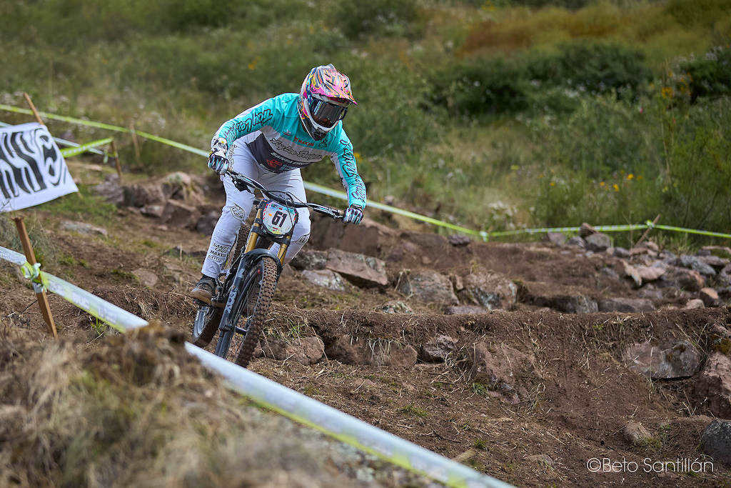 Fernando Aguirre — reads the terrain like a language only he speaks fluently. Smooth, calculated, and impossibly stylish, Fernando threads the narrow channel with the quiet authority of a rider who trusts every instinct completely. Ecuador's colors shine bright in the Sacred Valley today — teal, white, and the unmistakable glow of a rider fully in his element. Mastery is not loud. It looks exactly like this.