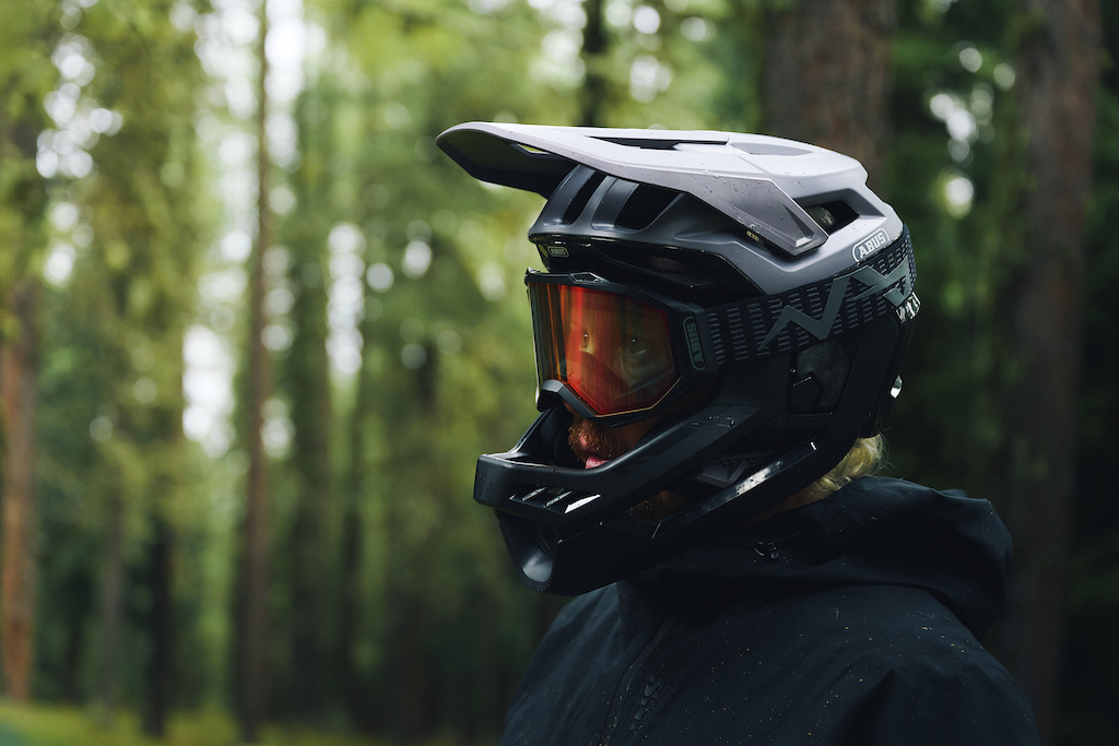 First Look: The Abus Targon Convertible Full Face Helmet - Pinkbike First Look: The Abus Targon Convertible Full Face Helmet - Pinkbike