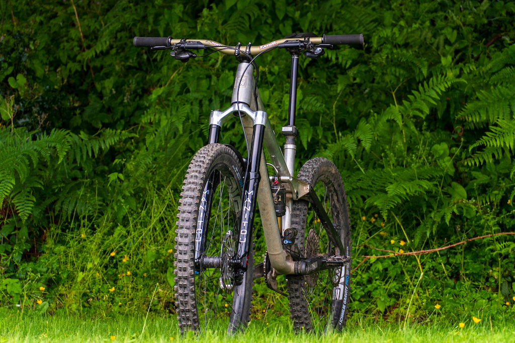 First Ride: Manitou's Gen 2 Mezzer Fork is VERY Sensitive - Pinkbike