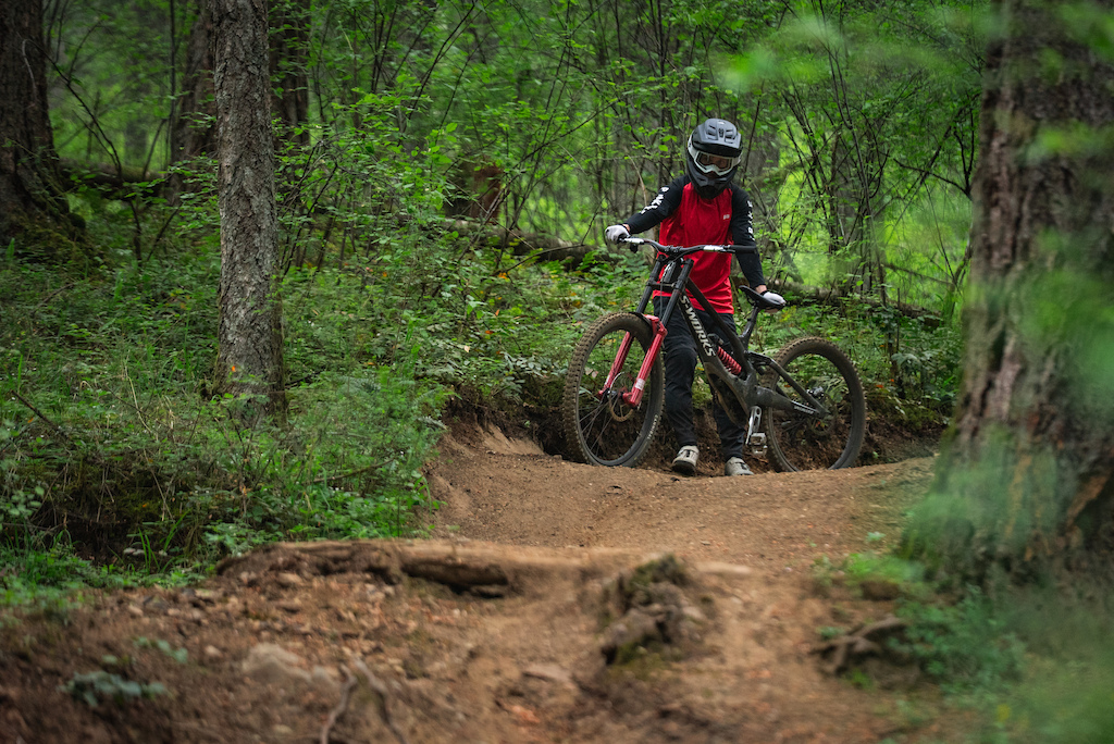 Specialized Demo 11 First Ride. Photos: Max Barron