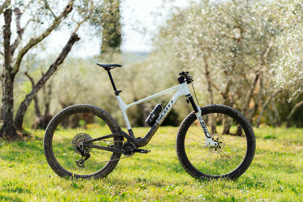 First Ride: The 2027 Scott Spark RC Keeps the Shock Hidden and