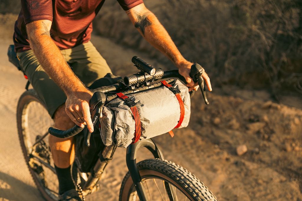 Tech Briefing: A Convertible Titanium DH Bike With a Gearbox, 32