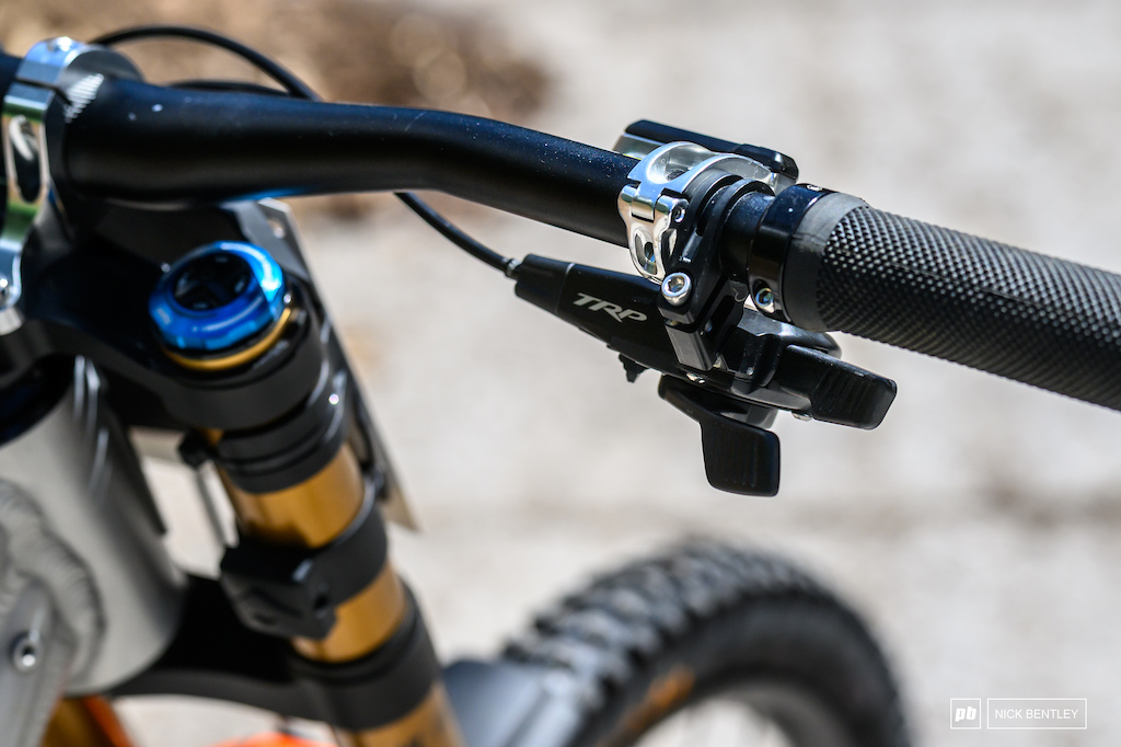 ハッカワークスビジュアルブック　HACCAWORKS* 2003-2016 Bike Check: Anna Newkirk's Size Small Frameworks DH - Pinkbike