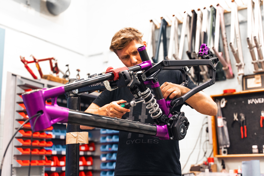 Vup Exa Mサイズ Kavenz Launches Lugged Carbon VHP X Frame - Pinkbike