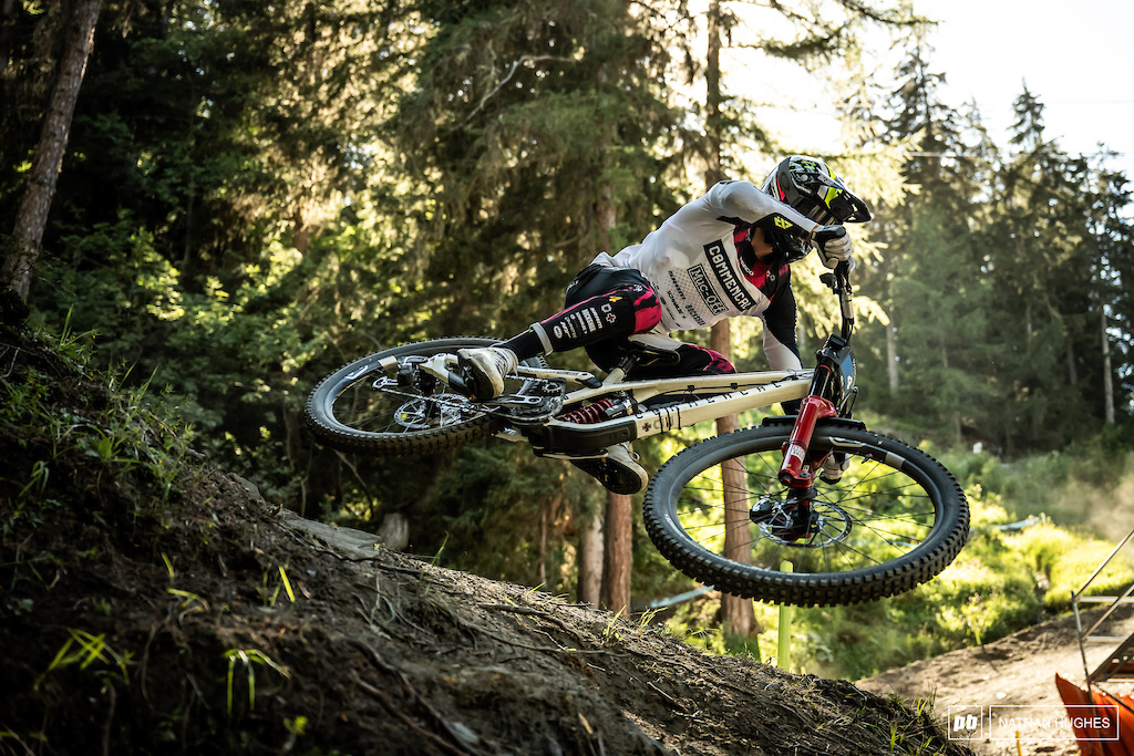 Amaury Pierron crushing out a last lap at close of play.