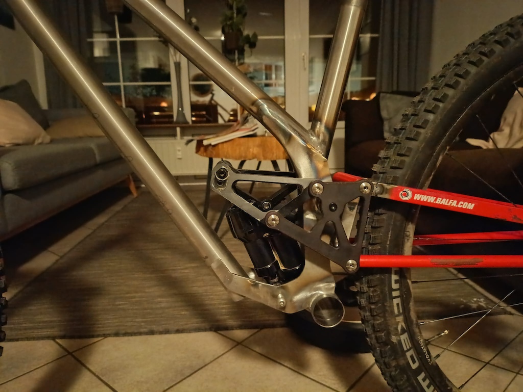 Built Not Bought: André Plarre's Balfa BB7 Inspired Trail Bike