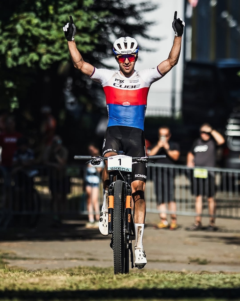 Spotted: Ondřej Cink Wins Czech National XC Race On A 32