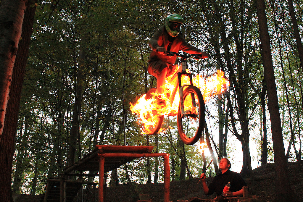 Colourfull Production
fire-breathing
http://www.facebook.com/pages/Colourfull-Production/203376899682421