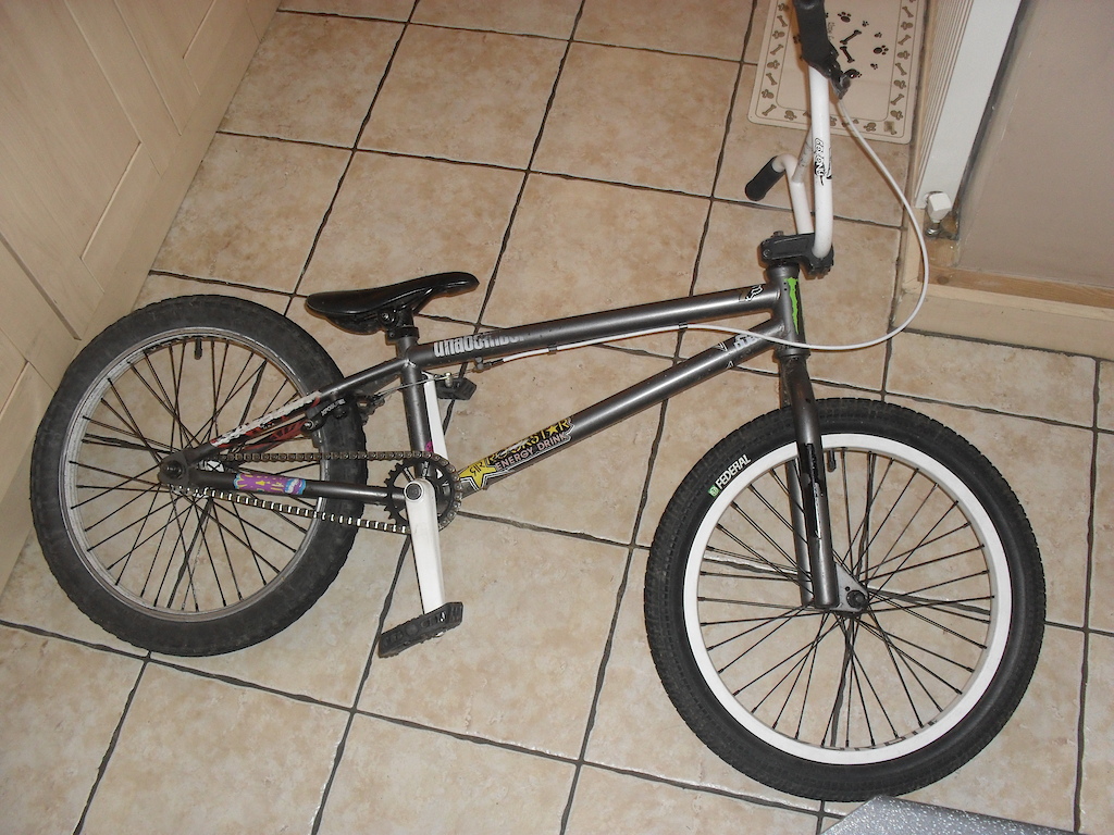 full bike looks pritty poo but by crimbo it will look nice i hope :)