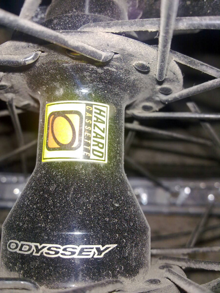odyssey hazard cassette hub very dusty been sat in the garage a while ( will clean them all before i send)