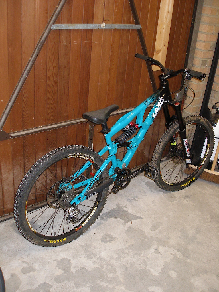 For sale:
2009 Commencal Furious. Well looked after, good condition. No time wasters!
